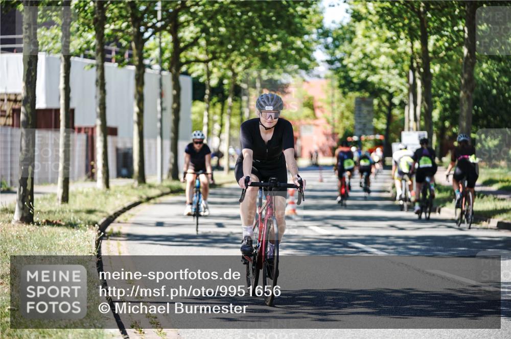 09.08.2026 - GEWOBA Citytriathlon Bremen Michael Burmester http://msf.ph/oto/9951656 09.08.2026 14:19:11 Radfahren 197, 204, 216, 223, 238, 253, 306, 341, 373 meine-sportfotos.de
