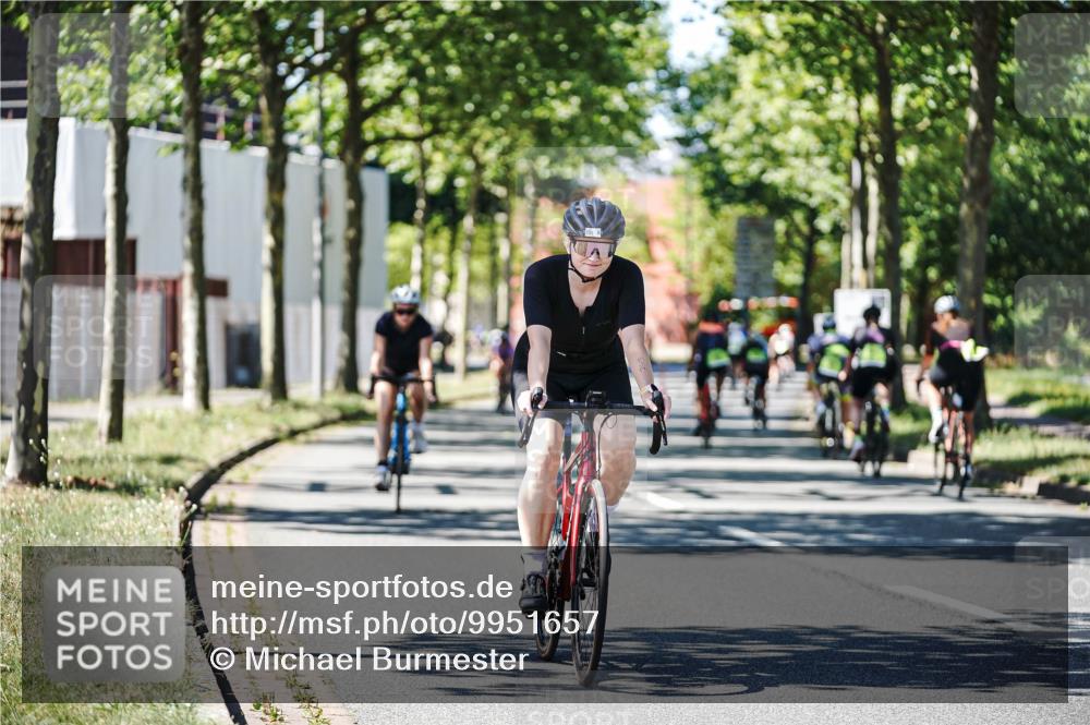 09.08.2026 - GEWOBA Citytriathlon Bremen Michael Burmester http://msf.ph/oto/9951657 09.08.2026 14:19:12 Radfahren 197, 204, 216, 223, 238, 253, 306, 335, 341, 373 meine-sportfotos.de