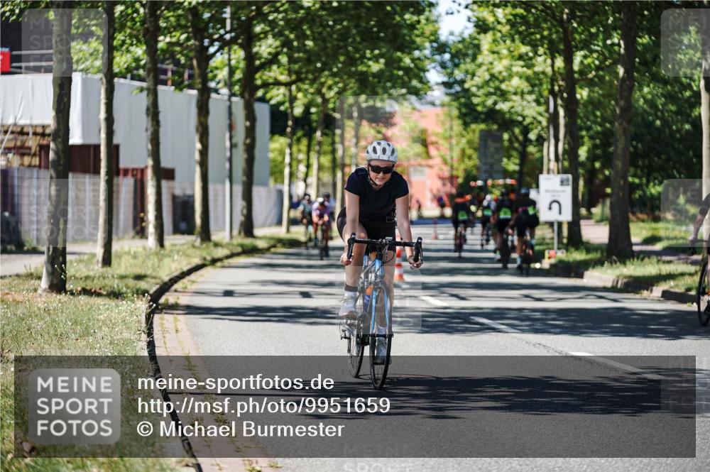 09.08.2026 - GEWOBA Citytriathlon Bremen Michael Burmester http://msf.ph/oto/9951659 09.08.2026 14:19:13 Radfahren 197, 204, 216, 223, 238, 253, 306, 335, 373 meine-sportfotos.de