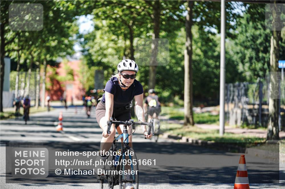 09.08.2026 - GEWOBA Citytriathlon Bremen Michael Burmester http://msf.ph/oto/9951661 09.08.2026 14:19:13 Radfahren 197, 204, 216, 223, 238, 253, 306, 335, 373 meine-sportfotos.de