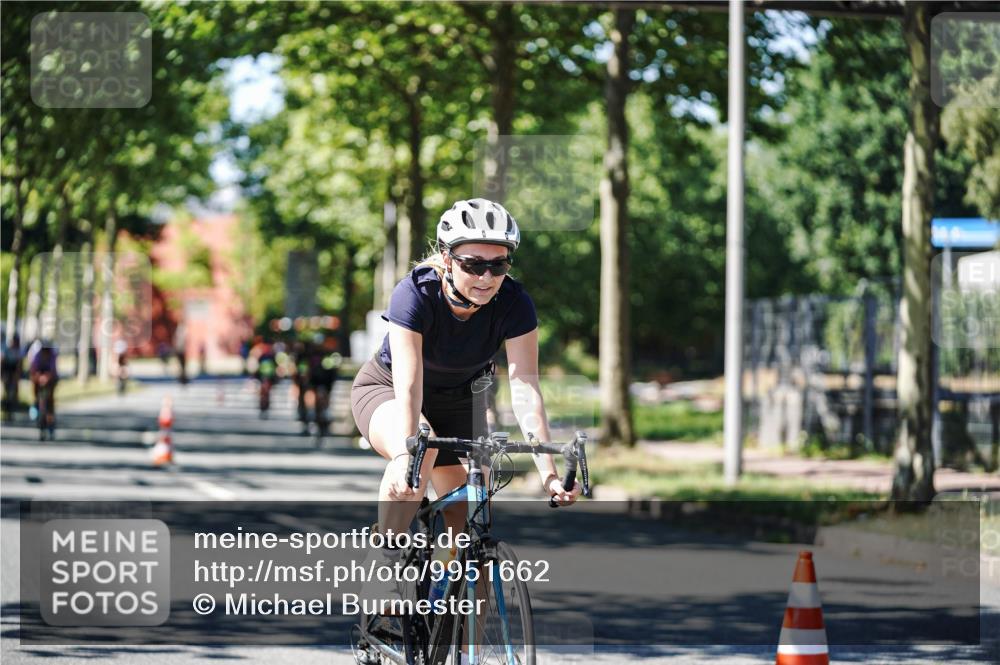 09.08.2026 - GEWOBA Citytriathlon Bremen Michael Burmester http://msf.ph/oto/9951662 09.08.2026 14:19:13 Radfahren 197, 204, 216, 223, 238, 253, 306, 335, 373 meine-sportfotos.de