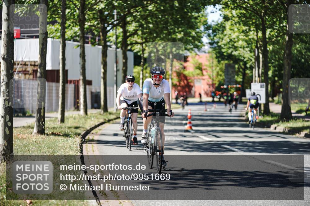 09.08.2026 - GEWOBA Citytriathlon Bremen Michael Burmester http://msf.ph/oto/9951669 09.08.2026 14:19:18 Radfahren 197, 204, 216, 223, 253, 306, 335, 434, 487, 523 meine-sportfotos.de