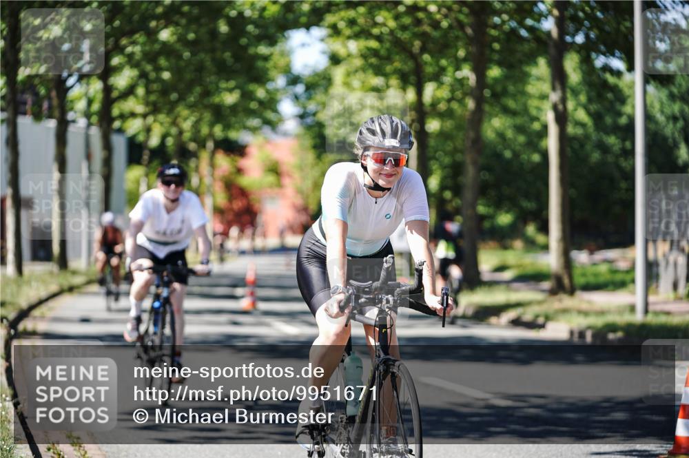 09.08.2026 - GEWOBA Citytriathlon Bremen Michael Burmester http://msf.ph/oto/9951671 09.08.2026 14:19:19 Radfahren 197, 204, 216, 223, 253, 306, 335, 434, 487, 523 meine-sportfotos.de