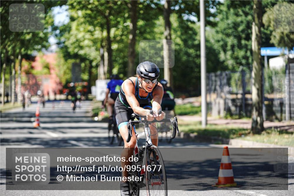 09.08.2026 - GEWOBA Citytriathlon Bremen Michael Burmester http://msf.ph/oto/9951677 09.08.2026 14:19:23 Radfahren 197, 204, 216, 230, 261, 335, 434, 487, 521, 523 meine-sportfotos.de