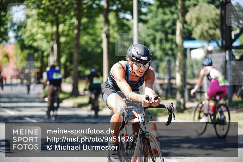 09.08.2026 - GEWOBA Citytriathlon Bremen Michael Burmester http://msf.ph/oto/9951679 09.08.2026 14:19:23 Radfahren 197, 204, 216, 230, 261, 335, 434, 487, 521, 523 meine-sportfotos.de