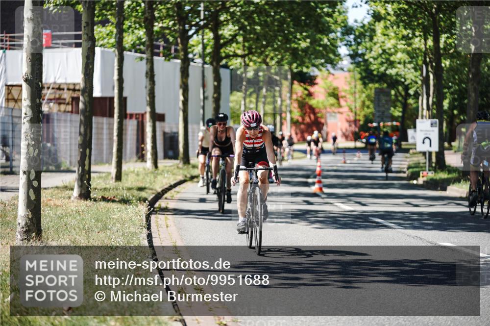 09.08.2026 - GEWOBA Citytriathlon Bremen Michael Burmester http://msf.ph/oto/9951688 09.08.2026 14:19:30 Radfahren 166, 230, 261, 281, 319, 330, 335, 342, 434, 487, 521, 523 meine-sportfotos.de
