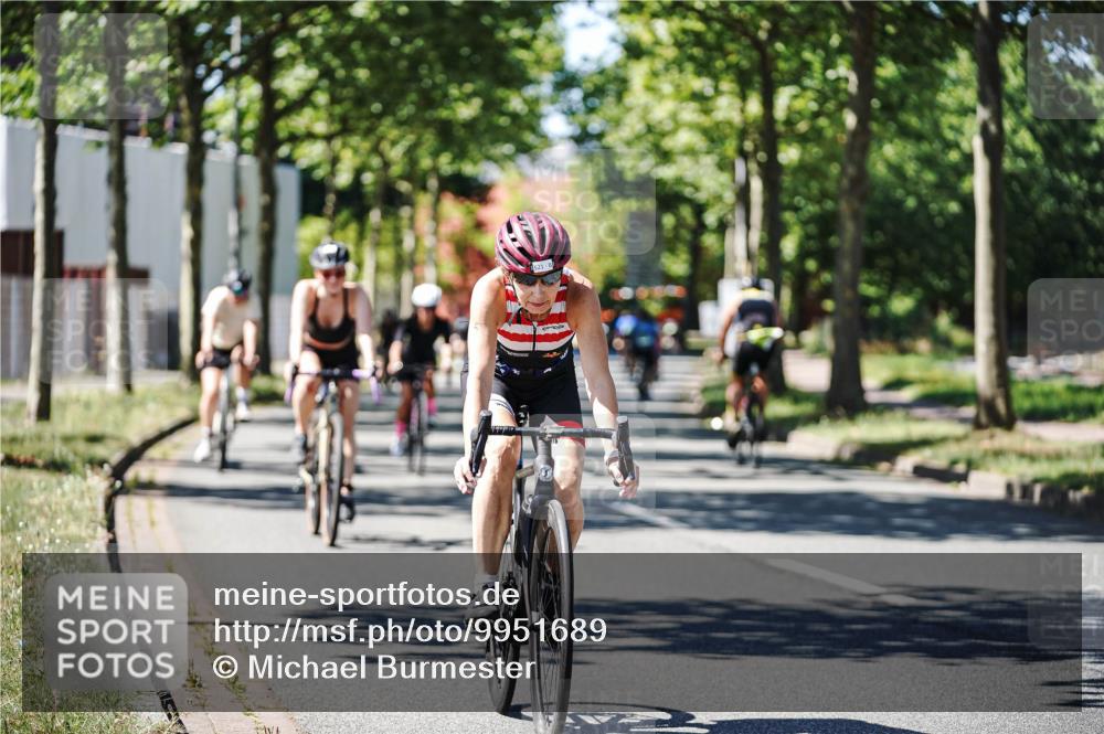 09.08.2026 - GEWOBA Citytriathlon Bremen Michael Burmester http://msf.ph/oto/9951689 09.08.2026 14:19:30 Radfahren 166, 230, 261, 281, 319, 330, 335, 342, 434, 487, 521, 523 meine-sportfotos.de