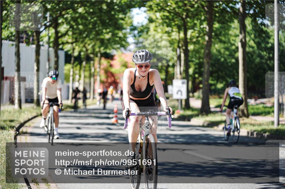 09.08.2026 - GEWOBA Citytriathlon Bremen Michael Burmester http://msf.ph/oto/9951691 09.08.2026 14:19:31 Radfahren 142, 166, 230, 261, 273, 281, 319, 330, 335, 342, 434, 454, 487, 521, 523 meine-sportfotos.de