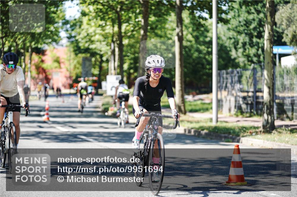 09.08.2026 - GEWOBA Citytriathlon Bremen Michael Burmester http://msf.ph/oto/9951694 09.08.2026 14:19:32 Radfahren 142, 166, 230, 261, 273, 281, 319, 330, 335, 342, 434, 454, 487, 521, 523 meine-sportfotos.de