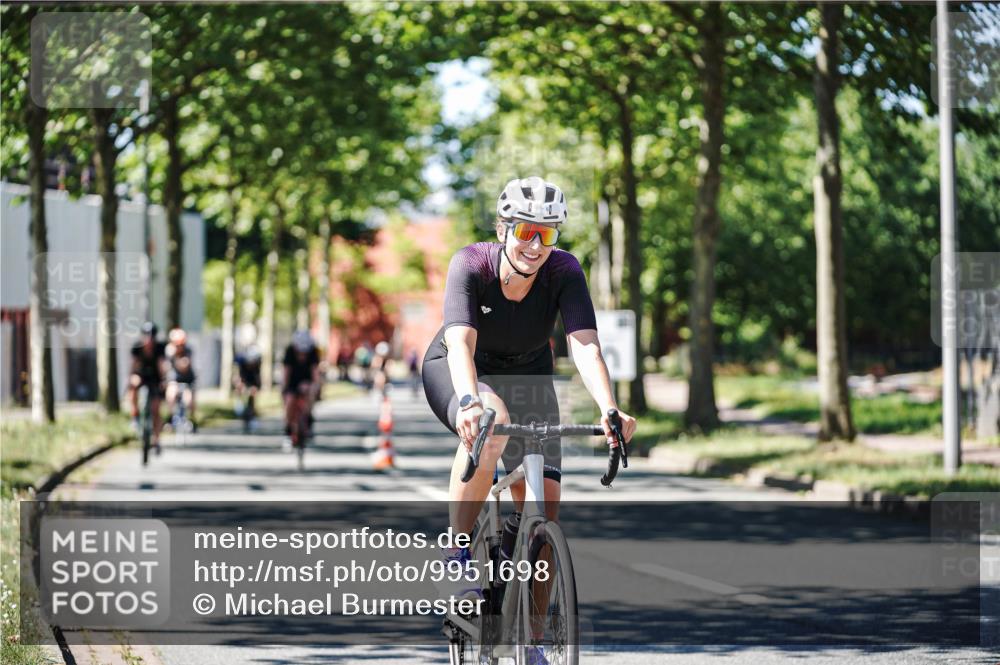 09.08.2026 - GEWOBA Citytriathlon Bremen Michael Burmester http://msf.ph/oto/9951698 09.08.2026 14:19:34 Radfahren 142, 166, 206, 230, 261, 273, 281, 319, 330, 342, 434, 454, 487, 521, 523 meine-sportfotos.de