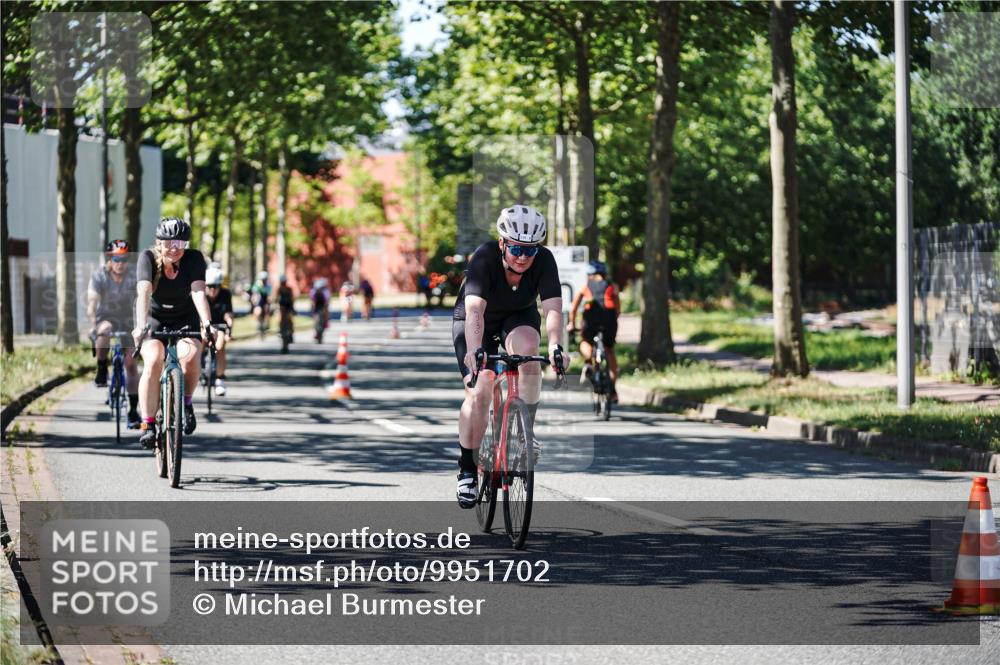 09.08.2026 - GEWOBA Citytriathlon Bremen Michael Burmester http://msf.ph/oto/9951702 09.08.2026 14:19:37 Radfahren 142, 166, 196, 206, 230, 234, 261, 262, 273, 281, 319, 326, 330, 342, 434, 454, 521 meine-sportfotos.de
