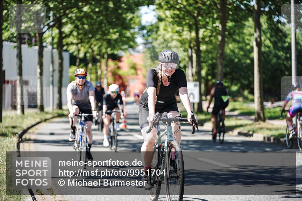 09.08.2026 - GEWOBA Citytriathlon Bremen Michael Burmester http://msf.ph/oto/9951704 09.08.2026 14:19:38 Radfahren 142, 166, 196, 206, 222, 230, 234, 261, 262, 273, 281, 319, 326, 330, 342, 434, 454, 521 meine-sportfotos.de