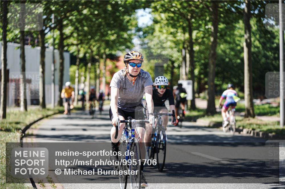 09.08.2026 - GEWOBA Citytriathlon Bremen Michael Burmester http://msf.ph/oto/9951706 09.08.2026 14:19:39 Radfahren 142, 166, 196, 206, 222, 230, 234, 261, 262, 273, 281, 319, 326, 330, 342, 454, 521 meine-sportfotos.de