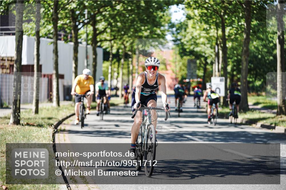 09.08.2026 - GEWOBA Citytriathlon Bremen Michael Burmester http://msf.ph/oto/9951712 09.08.2026 14:19:42 Radfahren 142, 166, 196, 206, 222, 234, 239, 261, 262, 273, 281, 319, 326, 330, 342, 454, 458, 521 meine-sportfotos.de