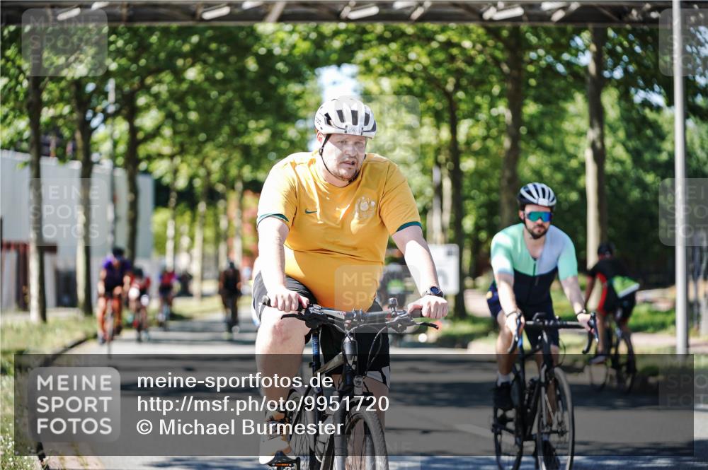 09.08.2026 - GEWOBA Citytriathlon Bremen Michael Burmester http://msf.ph/oto/9951720 09.08.2026 14:19:45 Radfahren 142, 166, 196, 206, 209, 222, 234, 239, 258, 262, 273, 281, 319, 326, 330, 342, 454, 458 meine-sportfotos.de