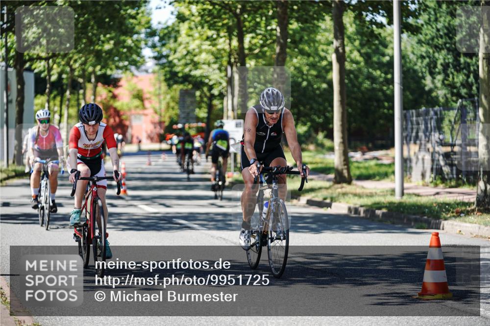 09.08.2026 - GEWOBA Citytriathlon Bremen Michael Burmester http://msf.ph/oto/9951725 09.08.2026 14:19:48 Radfahren 142, 166, 196, 206, 209, 222, 224, 234, 239, 258, 262, 273, 326, 400, 454, 458, 522 meine-sportfotos.de