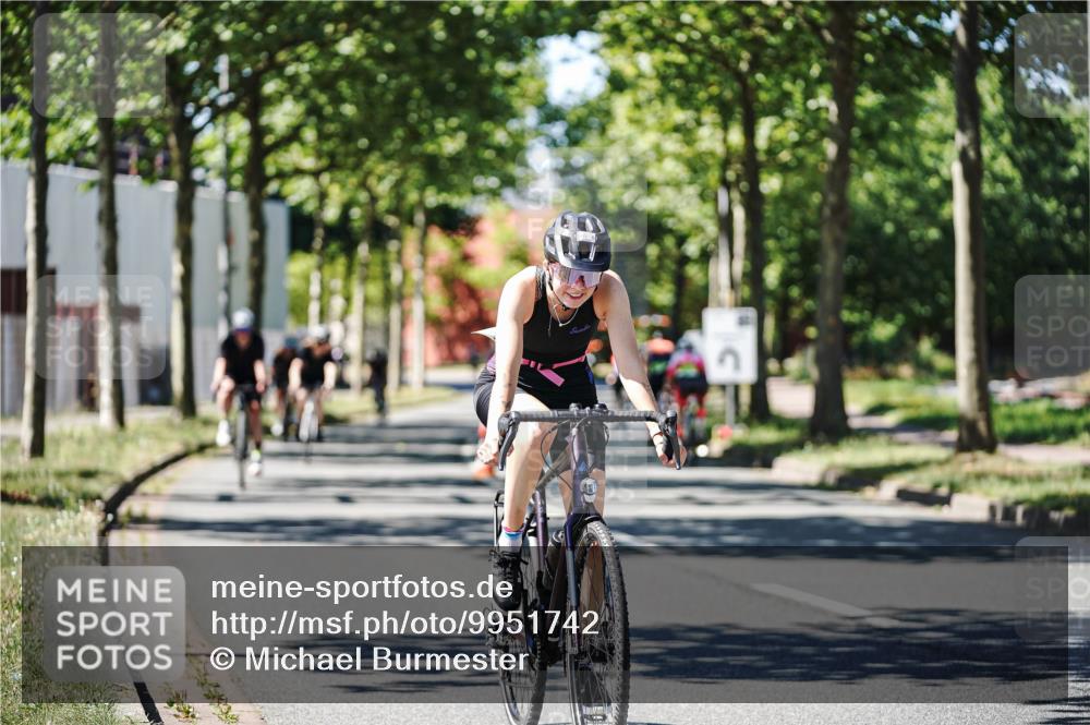 09.08.2026 - GEWOBA Citytriathlon Bremen Michael Burmester http://msf.ph/oto/9951742 09.08.2026 14:19:57 Radfahren 196, 209, 222, 224, 237, 239, 249, 258, 310, 340, 400, 410, 458, 522 meine-sportfotos.de