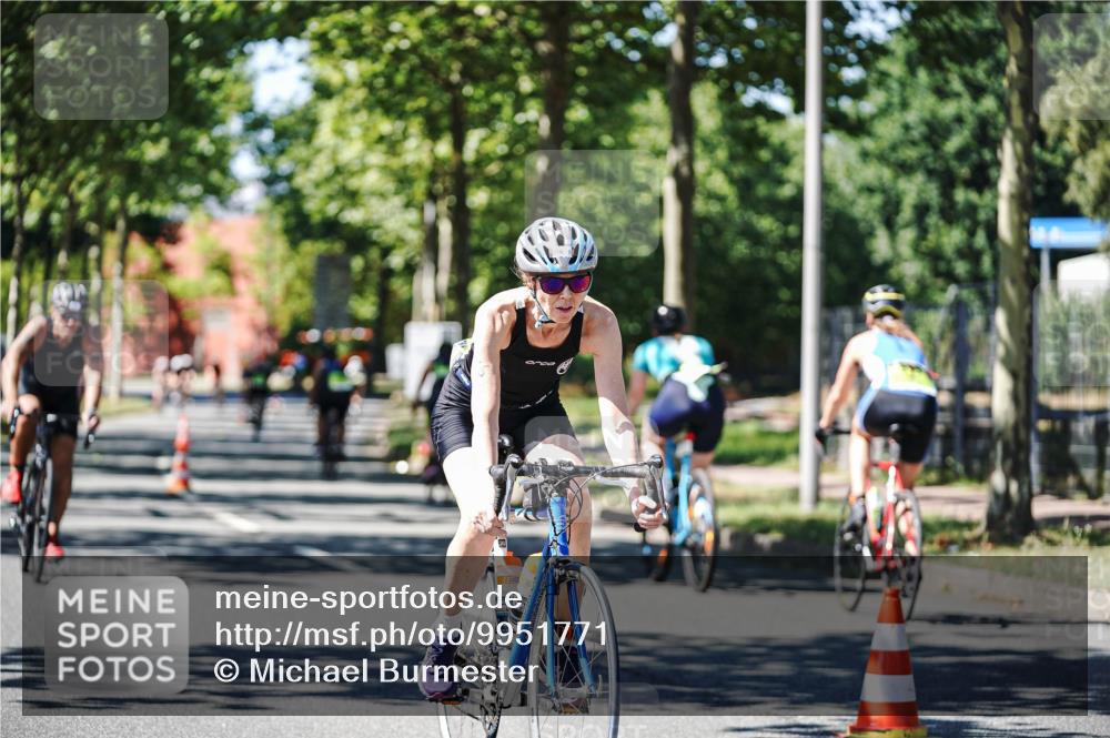 09.08.2026 - GEWOBA Citytriathlon Bremen Michael Burmester http://msf.ph/oto/9951771 09.08.2026 14:20:20 Radfahren 199, 233, 250, 313, 368, 398, 417, 431, 456, 482, 532 meine-sportfotos.de