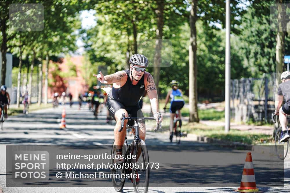 09.08.2026 - GEWOBA Citytriathlon Bremen Michael Burmester http://msf.ph/oto/9951773 09.08.2026 14:20:21 Radfahren 199, 233, 250, 313, 368, 398, 417, 456, 482, 532 meine-sportfotos.de