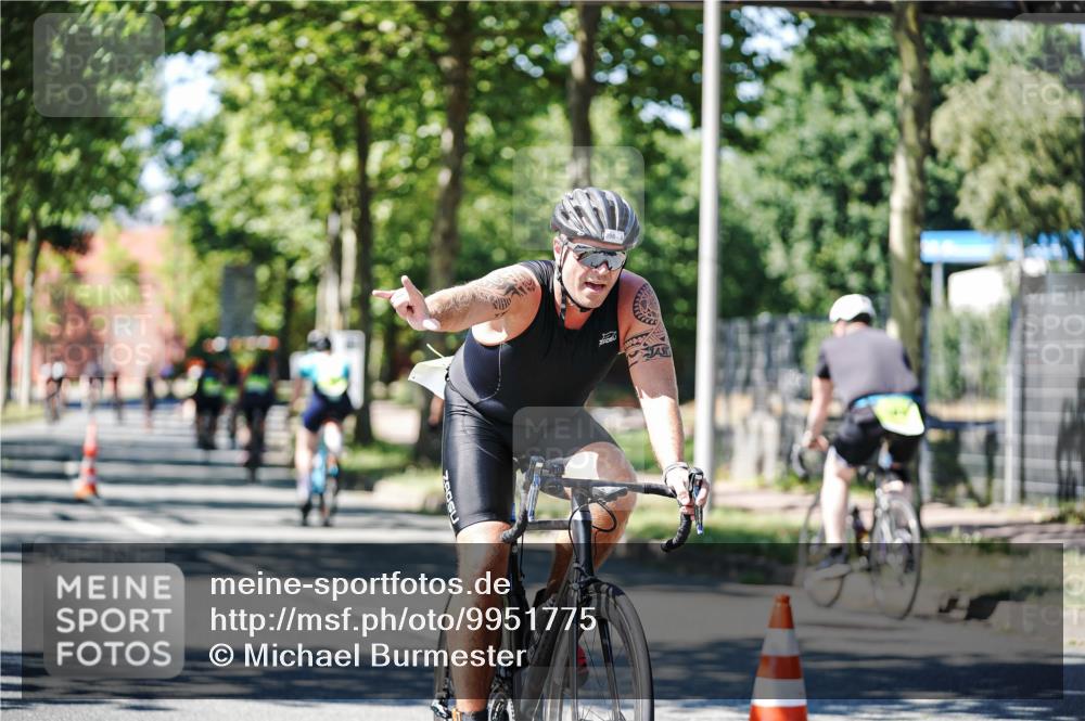 09.08.2026 - GEWOBA Citytriathlon Bremen Michael Burmester http://msf.ph/oto/9951775 09.08.2026 14:20:21 Radfahren 199, 233, 250, 313, 368, 398, 417, 456, 482, 532 meine-sportfotos.de