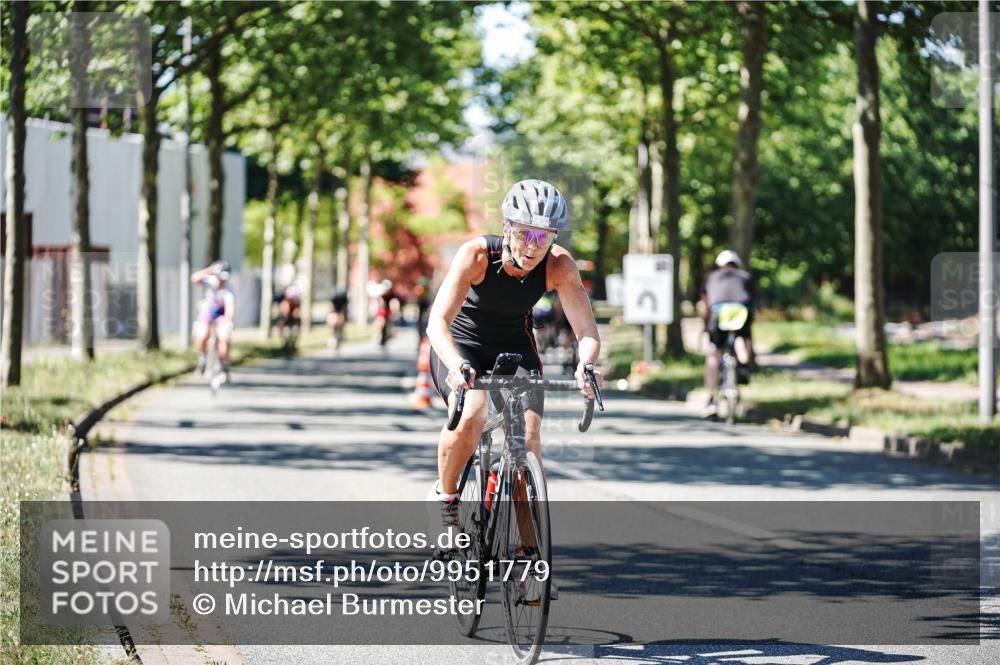 09.08.2026 - GEWOBA Citytriathlon Bremen Michael Burmester http://msf.ph/oto/9951779 09.08.2026 14:20:23 Radfahren 199, 233, 250, 313, 368, 384, 398, 417, 450, 456, 482, 532 meine-sportfotos.de