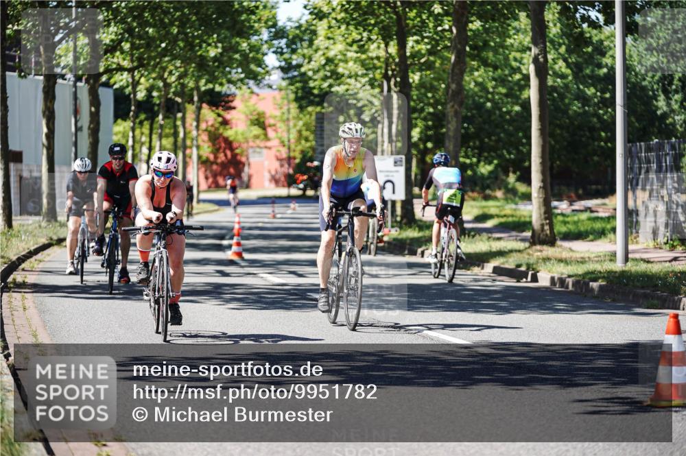 09.08.2026 - GEWOBA Citytriathlon Bremen Michael Burmester http://msf.ph/oto/9951782 09.08.2026 14:20:28 Radfahren 233, 250, 282, 338, 384, 398, 417, 450, 456, 482, 532 meine-sportfotos.de