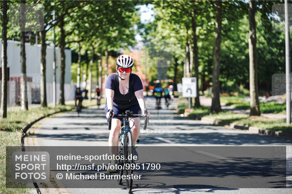 09.08.2026 - GEWOBA Citytriathlon Bremen Michael Burmester http://msf.ph/oto/9951790 09.08.2026 14:20:31 Radfahren 233, 250, 282, 338, 384, 398, 438, 450, 482, 532 meine-sportfotos.de