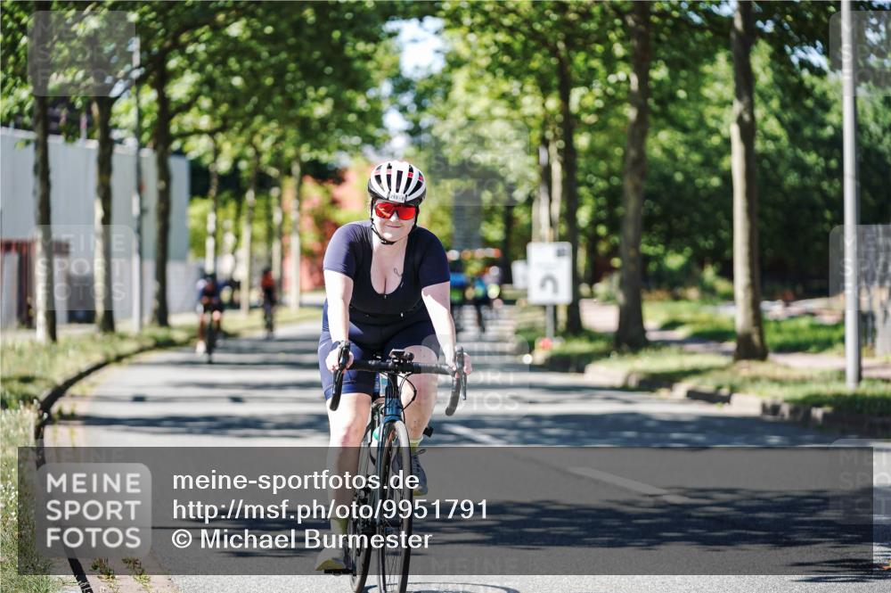 09.08.2026 - GEWOBA Citytriathlon Bremen Michael Burmester http://msf.ph/oto/9951791 09.08.2026 14:20:32 Radfahren 233, 250, 282, 338, 384, 398, 438, 450, 482, 532 meine-sportfotos.de