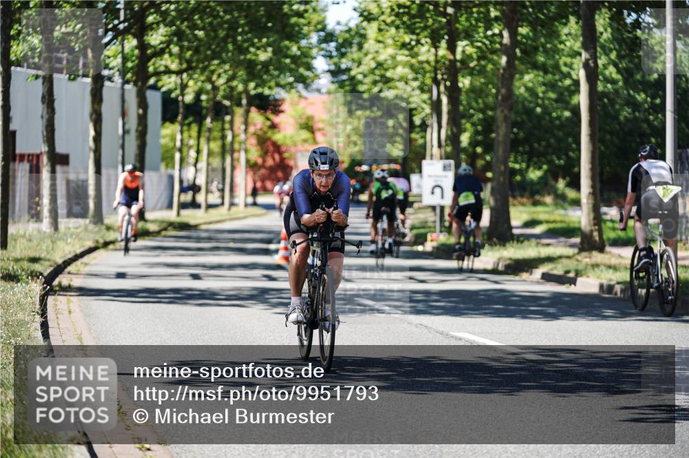 09.08.2026 - GEWOBA Citytriathlon Bremen Michael Burmester http://msf.ph/oto/9951793 09.08.2026 14:20:34 Radfahren 233, 250, 264, 282, 338, 384, 438, 450, 482 meine-sportfotos.de