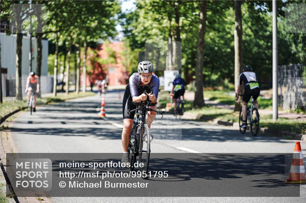 09.08.2026 - GEWOBA Citytriathlon Bremen Michael Burmester http://msf.ph/oto/9951795 09.08.2026 14:20:35 Radfahren 233, 250, 264, 282, 338, 384, 438, 450, 482 meine-sportfotos.de