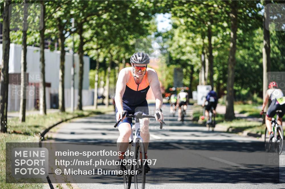 09.08.2026 - GEWOBA Citytriathlon Bremen Michael Burmester http://msf.ph/oto/9951797 09.08.2026 14:20:38 Radfahren 233, 250, 264, 282, 338, 384, 402, 438, 450, 501 meine-sportfotos.de