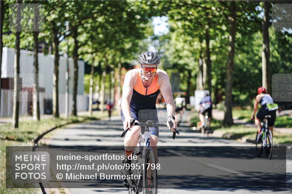 09.08.2026 - GEWOBA Citytriathlon Bremen Michael Burmester http://msf.ph/oto/9951798 09.08.2026 14:20:38 Radfahren 233, 250, 264, 282, 338, 384, 402, 438, 450, 501 meine-sportfotos.de