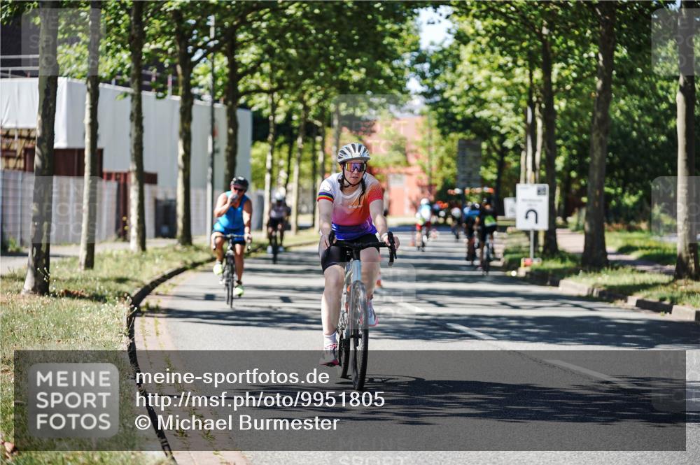 09.08.2026 - GEWOBA Citytriathlon Bremen Michael Burmester http://msf.ph/oto/9951805 09.08.2026 14:20:46 Radfahren 198, 264, 282, 338, 390, 402, 438, 501, 508 meine-sportfotos.de