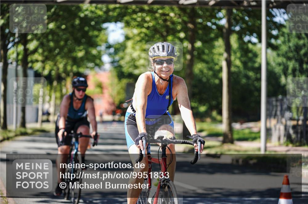 09.08.2026 - GEWOBA Citytriathlon Bremen Michael Burmester http://msf.ph/oto/9951833 09.08.2026 14:21:09 Radfahren 30, 167, 214, 231, 252, 255, 268, 348, 405, 409, 479, 515 meine-sportfotos.de