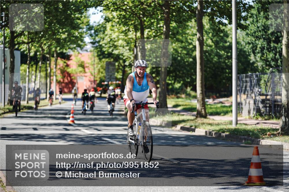 09.08.2026 - GEWOBA Citytriathlon Bremen Michael Burmester http://msf.ph/oto/9951852 09.08.2026 14:21:26 Radfahren 138, 167, 194, 299, 348, 388, 405, 412, 421, 422, 428, 440, 493, 525 meine-sportfotos.de