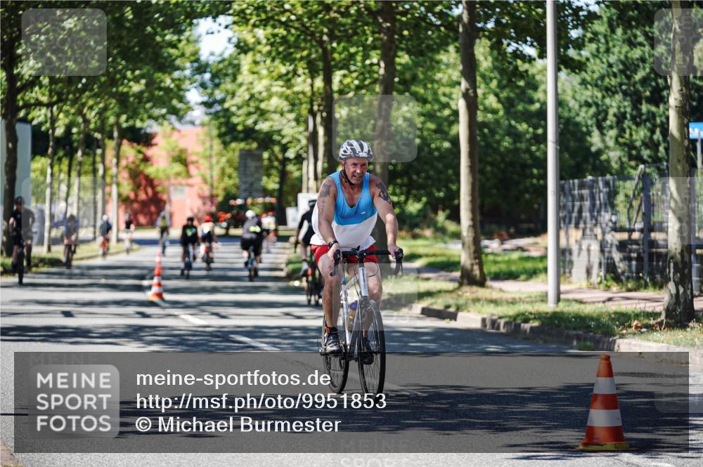 09.08.2026 - GEWOBA Citytriathlon Bremen Michael Burmester http://msf.ph/oto/9951853 09.08.2026 14:21:26 Radfahren 138, 167, 194, 299, 348, 388, 405, 412, 421, 422, 428, 440, 493, 525 meine-sportfotos.de