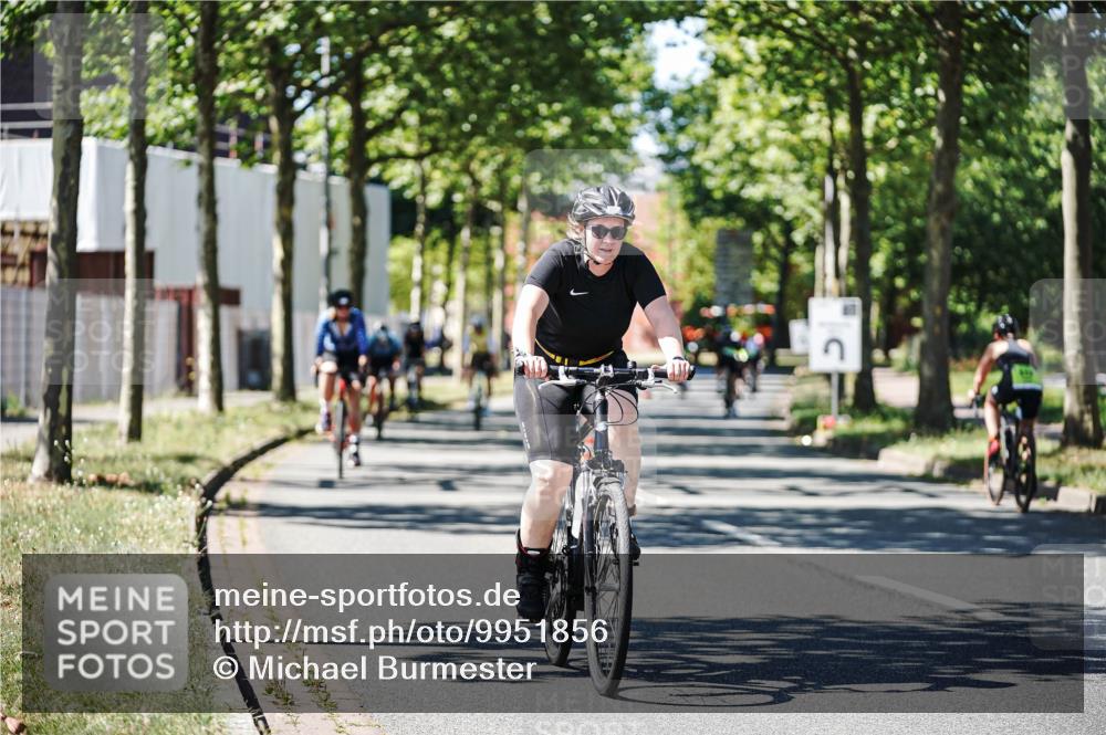09.08.2026 - GEWOBA Citytriathlon Bremen Michael Burmester http://msf.ph/oto/9951856 09.08.2026 14:21:30 Radfahren 138, 194, 201, 299, 388, 412, 421, 422, 428, 440, 493, 525 meine-sportfotos.de