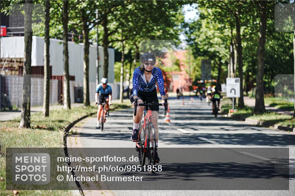 09.08.2026 - GEWOBA Citytriathlon Bremen Michael Burmester http://msf.ph/oto/9951858 09.08.2026 14:21:32 Radfahren 138, 194, 201, 299, 412, 421, 422, 428, 440, 493, 525 meine-sportfotos.de