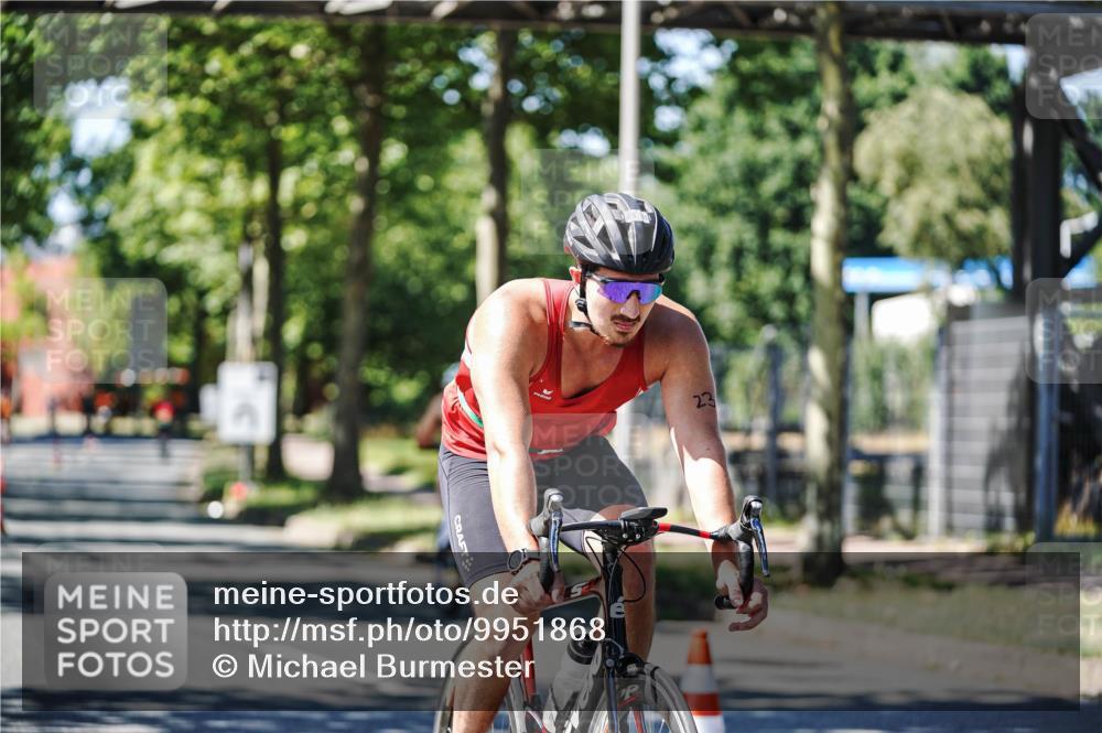 09.08.2026 - GEWOBA Citytriathlon Bremen Michael Burmester http://msf.ph/oto/9951868 09.08.2026 14:21:40 Radfahren 23, 138, 194, 195, 201, 299, 358, 393, 421, 423, 428, 449, 525 meine-sportfotos.de