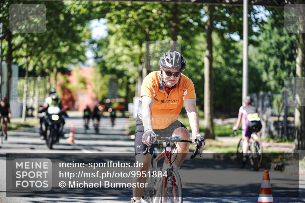 09.08.2026 - GEWOBA Citytriathlon Bremen Michael Burmester http://msf.ph/oto/9951884 09.08.2026 14:21:50 Radfahren 23, 195, 358, 393, 423, 437, 442, 449 meine-sportfotos.de