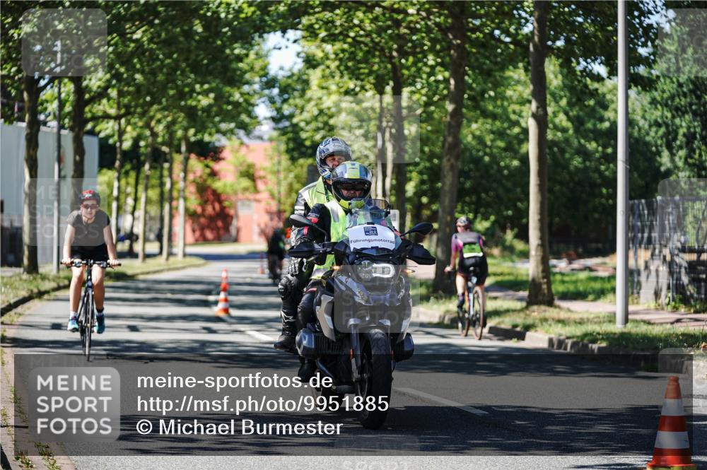 09.08.2026 - GEWOBA Citytriathlon Bremen Michael Burmester http://msf.ph/oto/9951885 09.08.2026 14:21:52 Radfahren 23, 195, 358, 393, 423, 437, 442, 449 meine-sportfotos.de