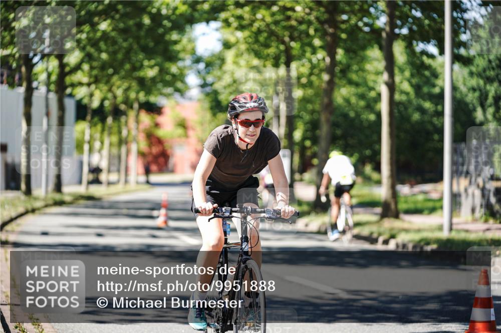 09.08.2026 - GEWOBA Citytriathlon Bremen Michael Burmester http://msf.ph/oto/9951888 09.08.2026 14:21:53 Radfahren 23, 195, 358, 393, 423, 437, 442, 449 meine-sportfotos.de