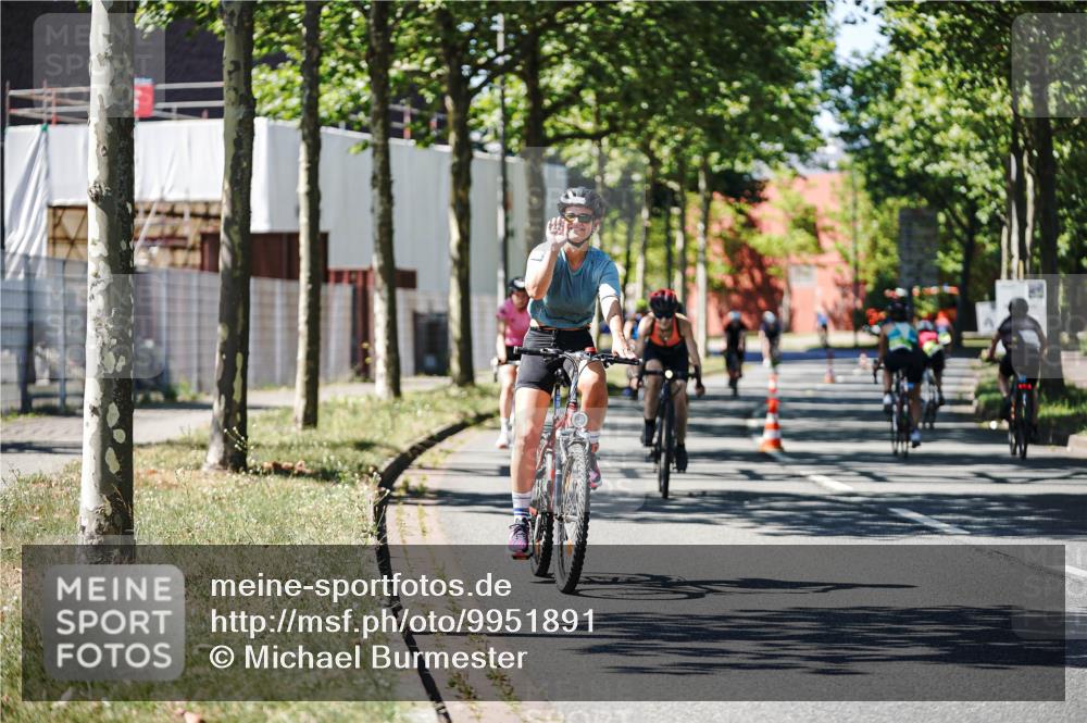 09.08.2026 - GEWOBA Citytriathlon Bremen Michael Burmester http://msf.ph/oto/9951891 09.08.2026 14:22:08 Radfahren 191, 212, 219, 296, 303, 311, 432, 519 meine-sportfotos.de