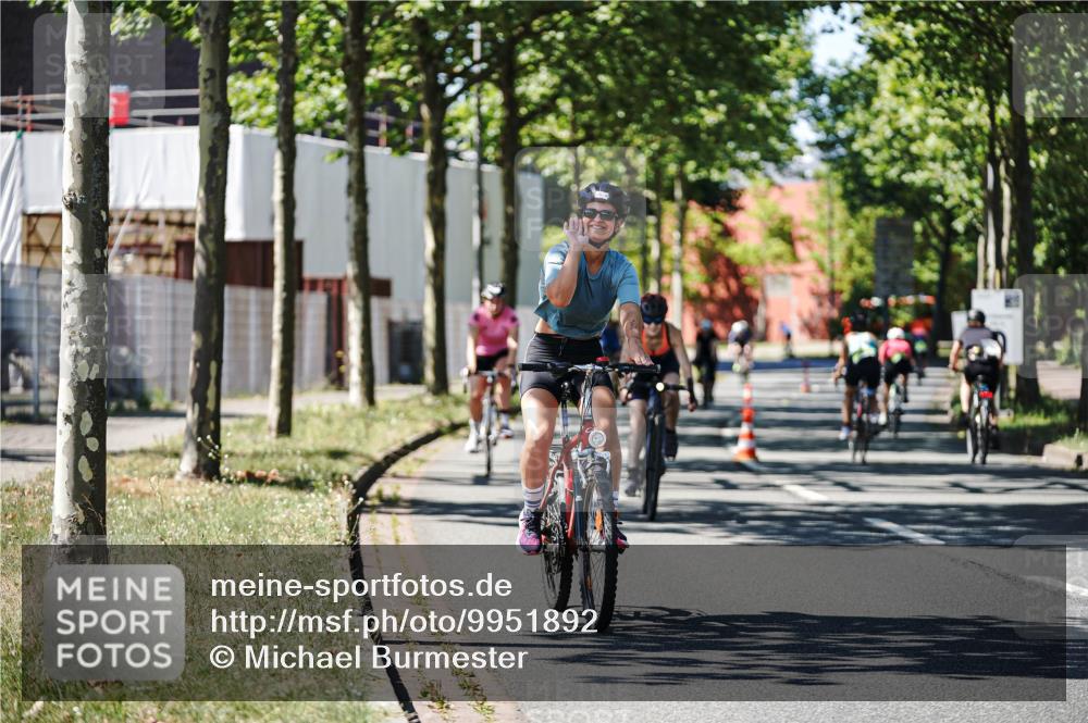 09.08.2026 - GEWOBA Citytriathlon Bremen Michael Burmester http://msf.ph/oto/9951892 09.08.2026 14:22:08 Radfahren 191, 212, 219, 296, 303, 311, 432, 519 meine-sportfotos.de