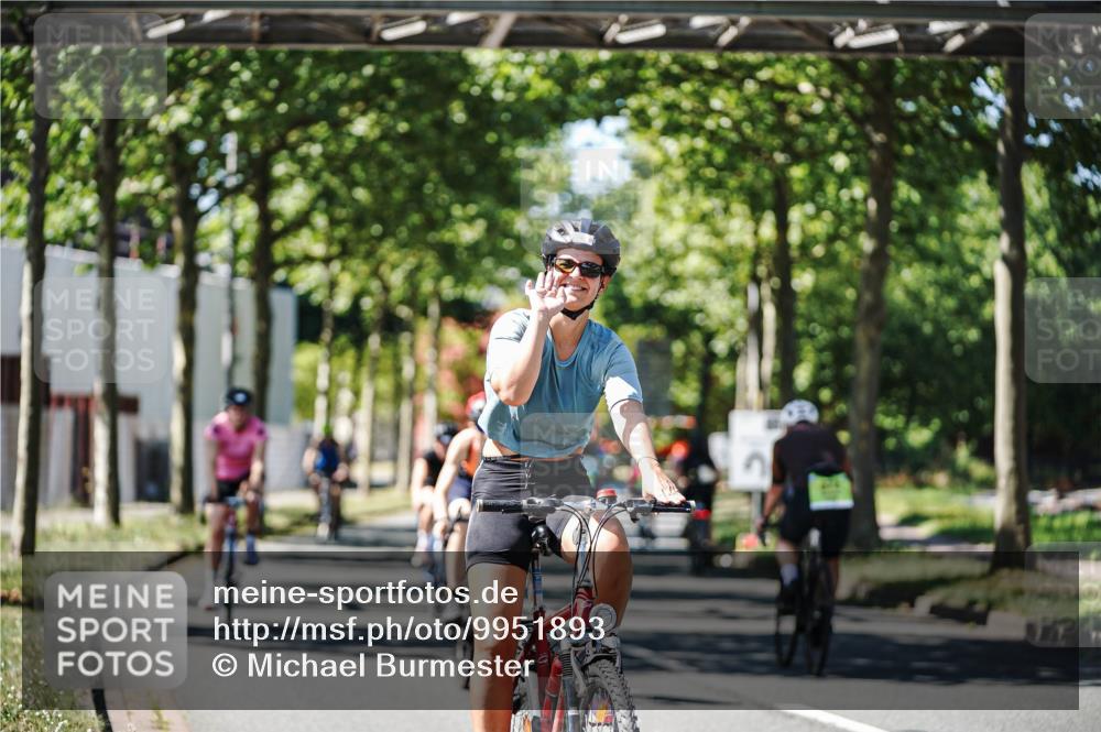 09.08.2026 - GEWOBA Citytriathlon Bremen Michael Burmester http://msf.ph/oto/9951893 09.08.2026 14:22:09 Radfahren 191, 212, 219, 296, 303, 311, 391, 432, 519 meine-sportfotos.de