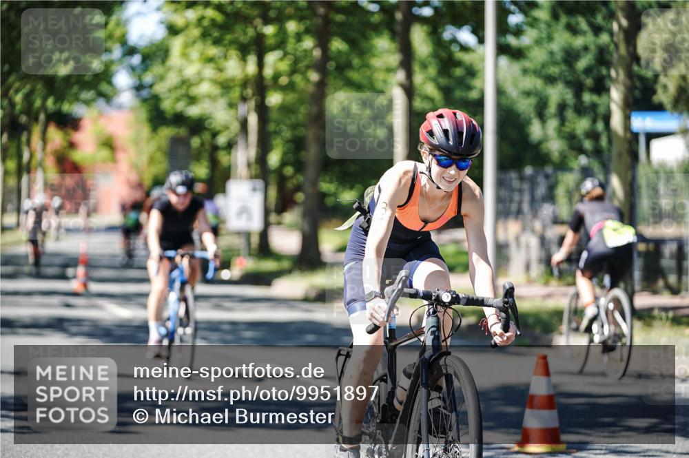 09.08.2026 - GEWOBA Citytriathlon Bremen Michael Burmester http://msf.ph/oto/9951897 09.08.2026 14:22:10 Radfahren 191, 212, 219, 296, 303, 311, 391, 432, 519 meine-sportfotos.de