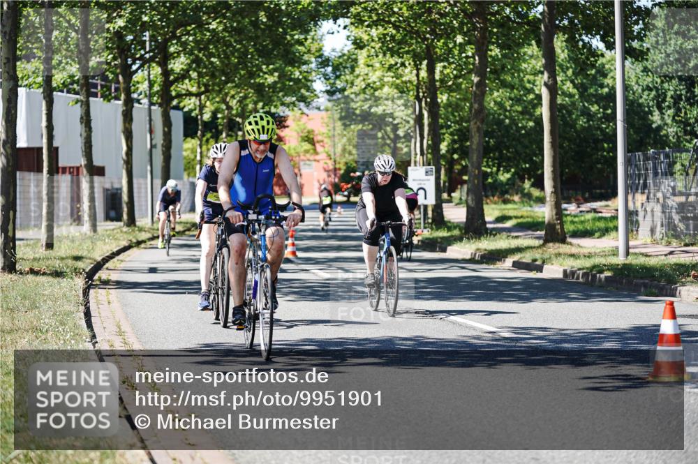 09.08.2026 - GEWOBA Citytriathlon Bremen Michael Burmester http://msf.ph/oto/9951901 09.08.2026 14:22:13 Radfahren 191, 212, 219, 241, 296, 303, 311, 391, 432, 519 meine-sportfotos.de