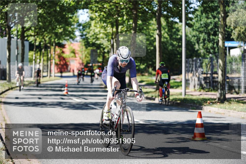 09.08.2026 - GEWOBA Citytriathlon Bremen Michael Burmester http://msf.ph/oto/9951905 09.08.2026 14:22:16 Radfahren 191, 212, 219, 241, 303, 311, 391, 432, 519 meine-sportfotos.de