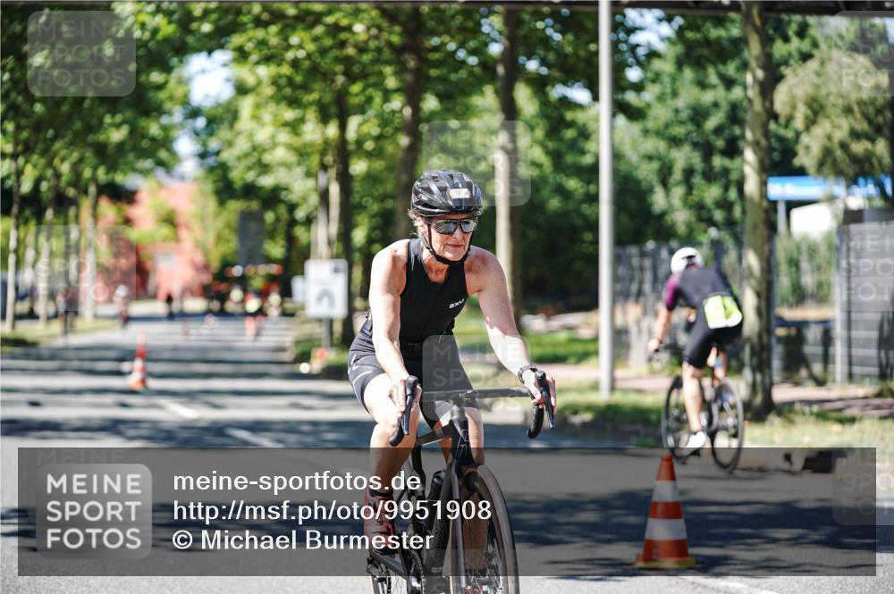 09.08.2026 - GEWOBA Citytriathlon Bremen Michael Burmester http://msf.ph/oto/9951908 09.08.2026 14:22:22 Radfahren 191, 241, 391, 397, 413, 432, 519 meine-sportfotos.de