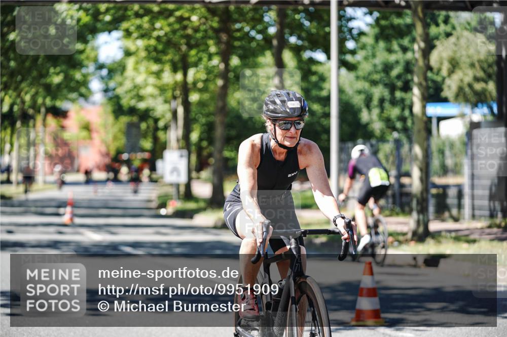 09.08.2026 - GEWOBA Citytriathlon Bremen Michael Burmester http://msf.ph/oto/9951909 09.08.2026 14:22:22 Radfahren 191, 241, 391, 397, 413, 432, 519 meine-sportfotos.de